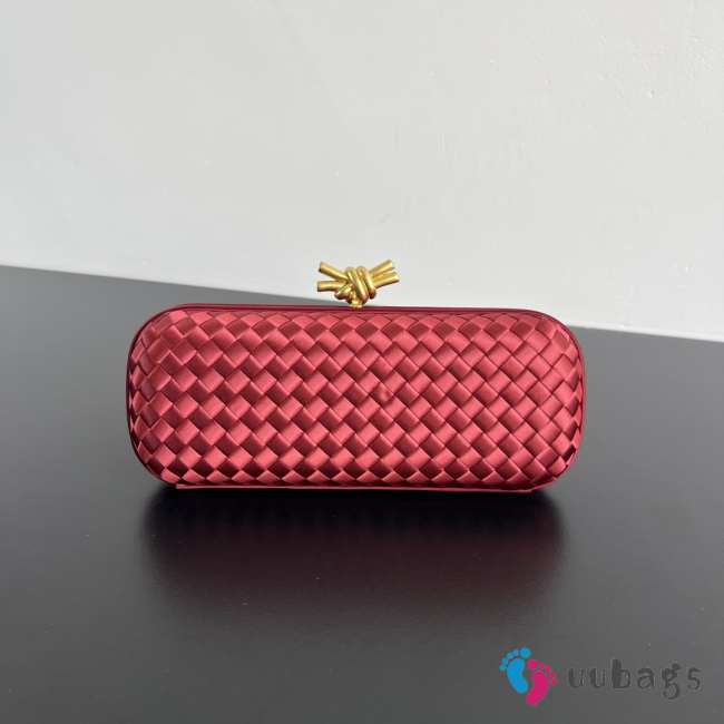 Uubags Bottega Veneta red intrecciato woven satin knot clutch bag with gold buckle 25x10x5cm - 1