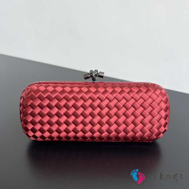 Uubags Bottega Veneta red intrecciato woven satin knot clutch bag with silver buckle 25x10x5cm - 1