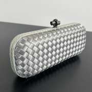 Uubags Bottega Veneta silver intrecciato woven satin knot clutch bag 25x10x5cm - 2