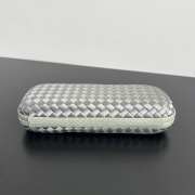 Uubags Bottega Veneta silver intrecciato woven satin knot clutch bag 25x10x5cm - 3