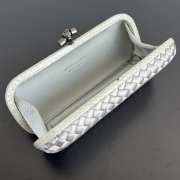 Uubags Bottega Veneta silver intrecciato woven satin knot clutch bag 25x10x5cm - 4