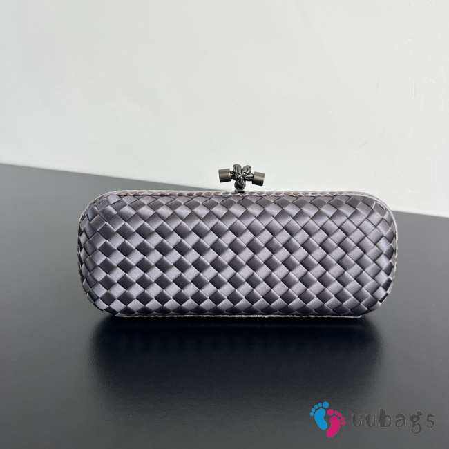 Uubags Bottega Veneta purple intrecciato woven satin knot clutch bag 01 25x10x5cm - 1