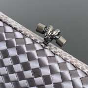 Uubags Bottega Veneta purple intrecciato woven satin knot clutch bag 01 25x10x5cm - 3