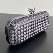 Uubags Bottega Veneta purple intrecciato woven satin knot clutch bag 02 25x10x5cm - 5