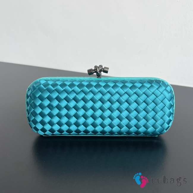 Uubags Bottega Veneta blue intrecciato woven satin knot clutch bag 25x10x5cm - 1