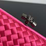 Uubags Bottega Veneta pink intrecciato woven satin knot clutch bag 25x10x5cm - 2