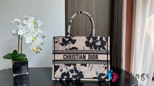 Uubags Medium Dior 2020s Medium Book Tote Bag 36x27.5x16.5cm - 1