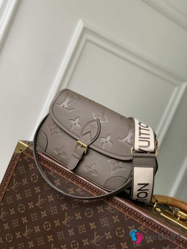 Uubags Louis Vuitton M15049 Diane Bag In Smoke 24x15x9cm - 1