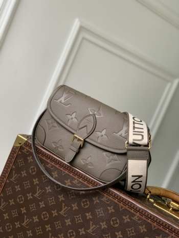 Uubags Louis Vuitton M15049 Diane Bag In Smoke 24x15x9cm