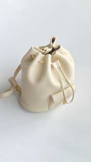 Uubags Loro Piana Extra Drawstring backpack L27 Calfskin In Whisper White/Sun Gold 25x27x14cm - 3