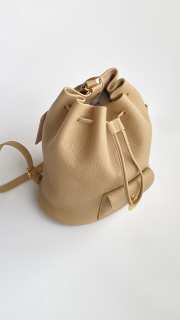 Uubags Loro Piana Extra Drawstring backpack L27 Calfskin In Beige/Sun Gold 25x27x14cm - 4