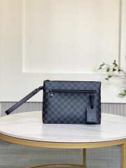 Uubags Louis Vuitton Takeoff Pouch – Damier Graphite Canvas 30x22x5cm - 1