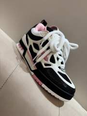 Uubags Louis Vuitton 1ADE1L Skate Sports Shoes In Pink/ White - 3