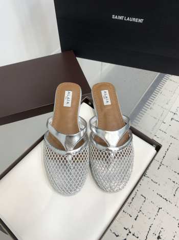 Uubags Alaïa Infradito Flat Mules In Fishnet And Leather Silver