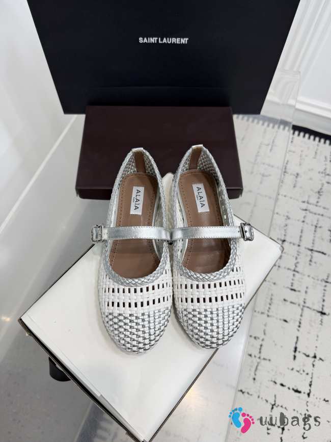Uubags Alaïa Woven Leather Mary Jane Flats in White and Silver - 1