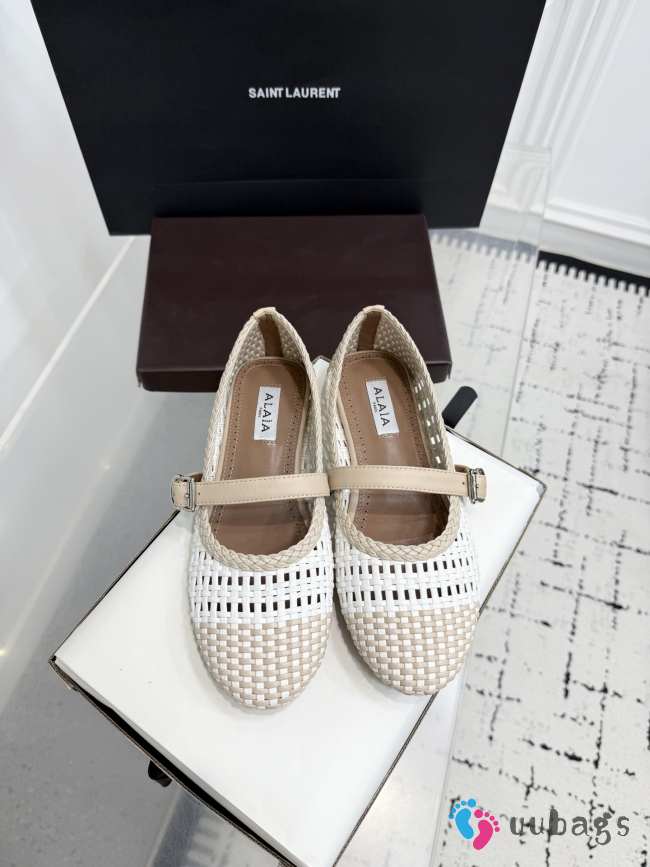 Uubags Alaïa Woven Leather Mary Jane Flats In White/ Light Beige - 1