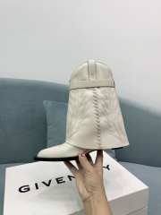 Uubags Givenchy White Leather Cowboy Ankle Boots with 4G Padlock 6cm - 6