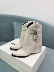Uubags Givenchy White Leather Cowboy Ankle Boots with 4G Padlock 6cm - 1
