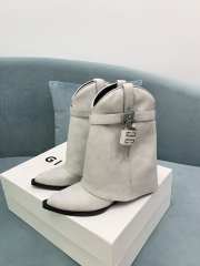 Uubags Givenchy White Suede Cowboy Ankle Boots with 4G Padlock 6cm - 1