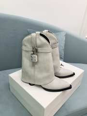 Uubags Givenchy White Suede Cowboy Ankle Boots with 4G Padlock 6cm - 3