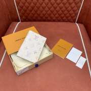 Uubags Louis Vuitton M25917 Passport Cover In Dream Beige 10x14x2.5cm - 1