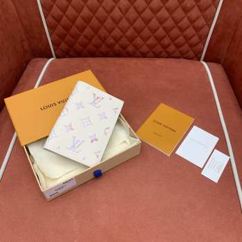 Uubags Louis Vuitton M25917 Passport Cover In Dream Beige 10x14x2.5cm