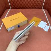 Uubags Louis Vuitton M25917 Passport Cover In Dream Beige 10x14x2.5cm - 6