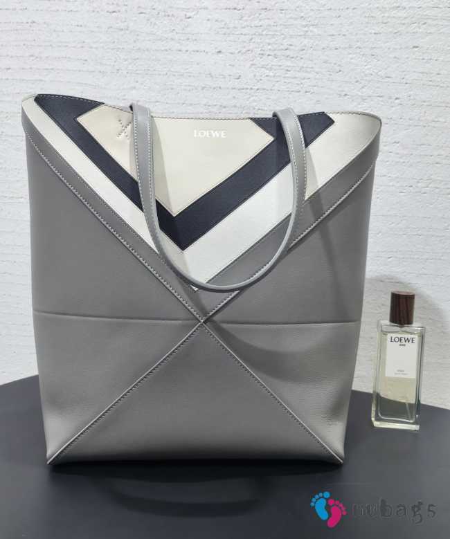 Uubags Loewe x Albers Puzzlefold Medium Tote in Napa Calfskin In Gray/Light Ghost 31.5x25.5x14.5cm - 1