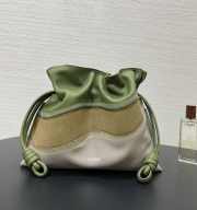 Uubags Loewe Flamenco Clutch Bag in Caramel / Bright Green 24x18x9cm - 1