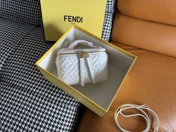 Uubags Fendi Vanity Pink nappa leather mini bag with FF motif in white 16x8x11cm