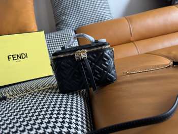 Uubags Fendi Vanity Pink nappa leather mini bag with FF motif in black 16x8x11cm