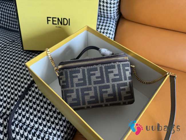 Uubags Fendi FF Monogram Mini Camera Case Vanity Bag 16x8x11cm - 1