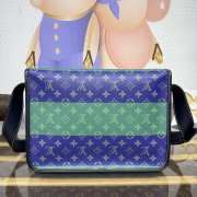 Uubags Louis Vuitton M15187 Soft Trunk Messenger Bag Green & Blue Gradient 35.5x24x12cm - 4