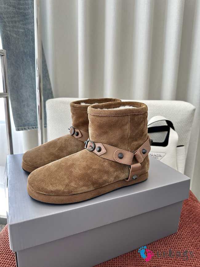 Uubags Balenciaga Alaska soft camel leather and synthetic ankle boots - 1