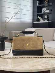 Uubags Chanel large flap bag with handle suede, shiny lambskin & gold metallic in beige & black 18x29x8cm - 3