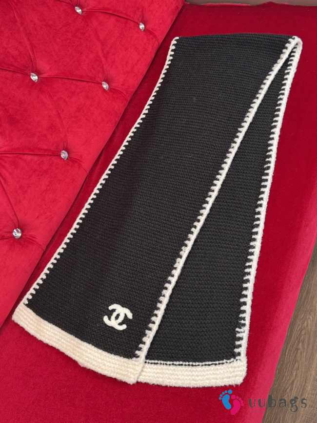 Uubags Chanel Cashmere Blend Knit CC Scarf Black & White - 1
