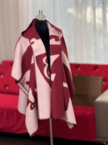 Uubags Burberry Logo Jacquard Wool Cashmere Cape In Red