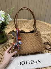 Uubags Bottega Veneta Parachute Intrecciato suede leather shoulder bag in amber 29.5x17.5x18.5cm - 1