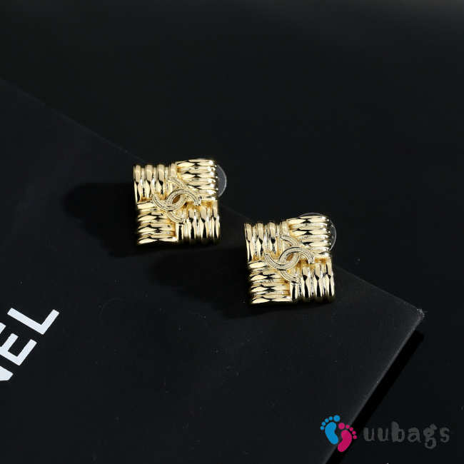 Uubags Chanel Gold-Tone Metal Ribbed Square CC Earrings - 1