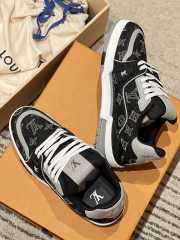 Uubags Louis Vuitton 1AJ338 Trainer Sneaker In Denim Noir - 4