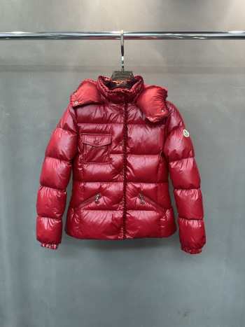Uubags Moncler Women's Glareins Short Hooded Down Jacket In Red