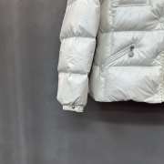 Uubags Moncler Women's Glareins Short Hooded Down Jacket In White - 4