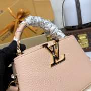 Uubags Louis Vuitton M14382 Capucines BB Bag In Sand Taurillon Cowhide 27x17.3x9cm - 3