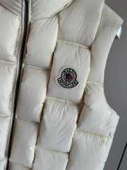 Uubags Moncler x Christopher Raxxy Quilted Gilet Down Vest In White - 2