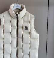 Uubags Moncler x Christopher Raxxy Quilted Gilet Down Vest In White - 3