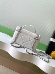 Uubags Chanel Vanity bag with strap lambskin & silver metal in white 17x19.5x5cm - 4