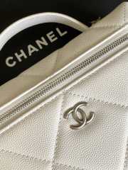 Uubags Chanel Vanity bag with strap lambskin & silver metal in white 17x19.5x5cm - 2