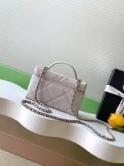 Uubags Chanel Vanity bag with strap grained calfskin & silver metal in light grey 17x19.5x5cm - 3