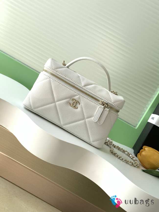 Uubags Chanel Vanity bag with strap grained calfskin & gold metal in white 17x19.5x5cm - 1