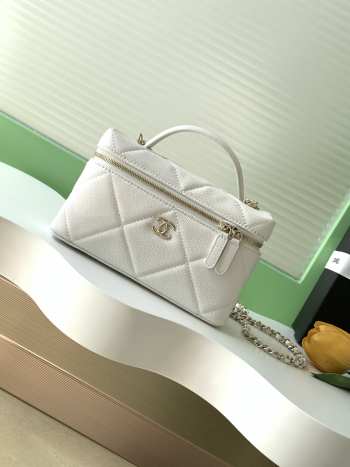 Uubags Chanel Vanity bag with strap grained calfskin & gold metal in white 17x19.5x5cm